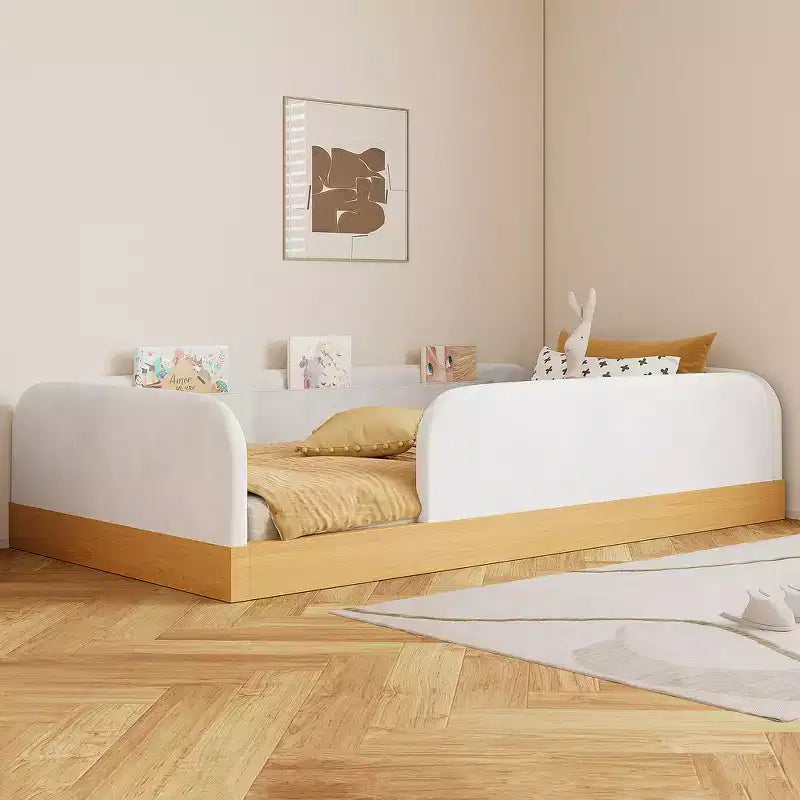 Letto a piattaforma a una piazza con cuscini a forma di animale, design stravagante e borse portaoggetti con spondina