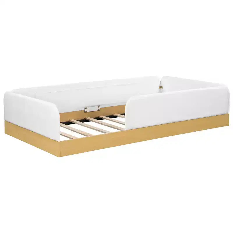 Letto a piattaforma a una piazza con cuscini a forma di animale, design stravagante e borse portaoggetti con spondina