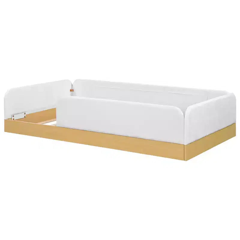 Letto a piattaforma a una piazza con cuscini a forma di animale, design stravagante e borse portaoggetti con spondina