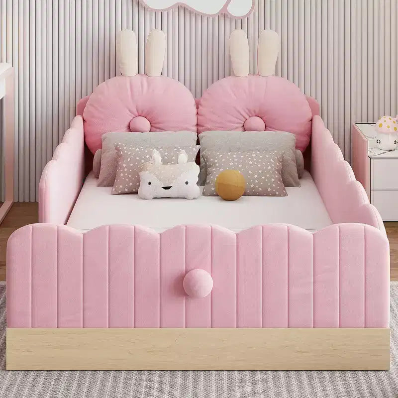 Letto a piattaforma a una piazza con cuscini a forma di animale, design stravagante e borse portaoggetti con spondina