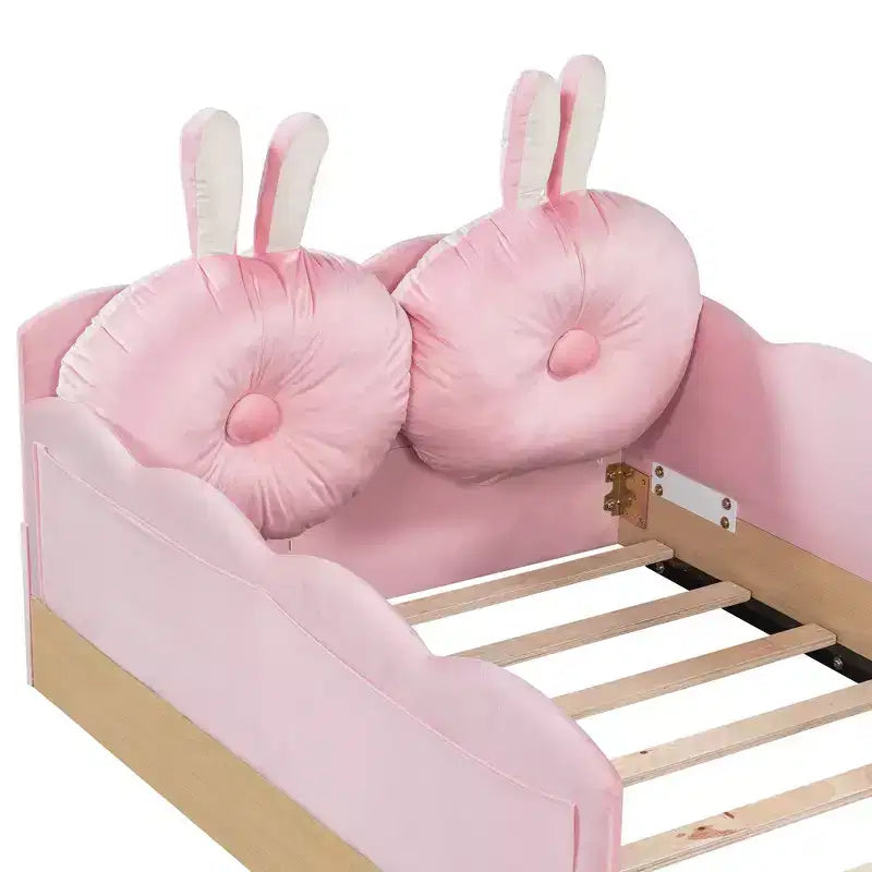 Letto a piattaforma a una piazza con cuscini a forma di animale, design stravagante e borse portaoggetti con spondina